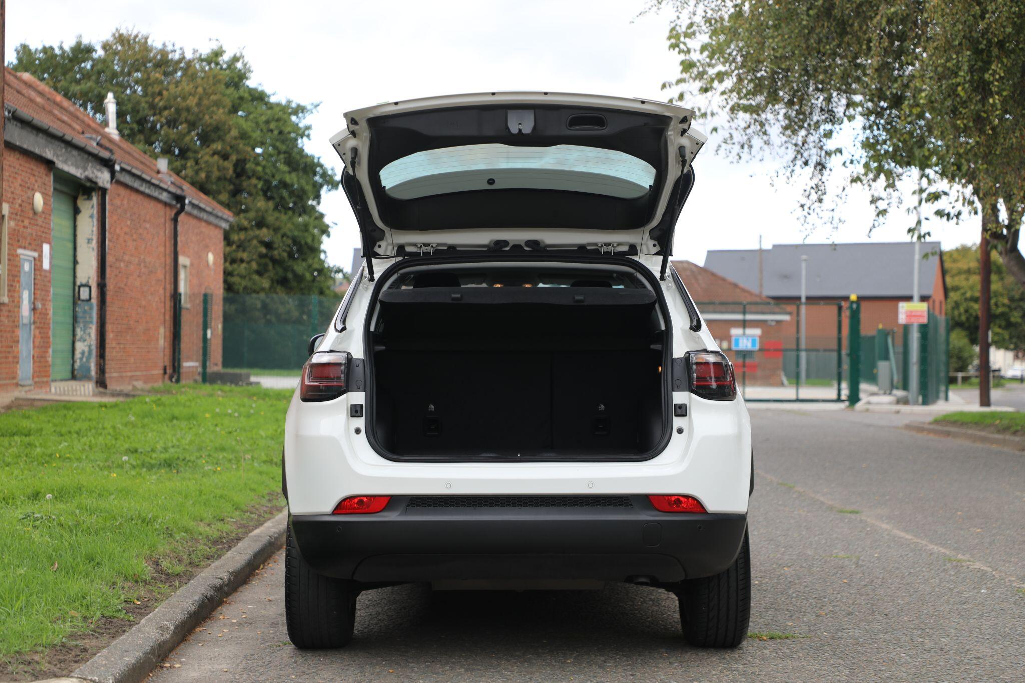 Large vehicle image
